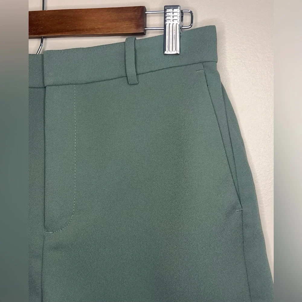 NWT J.Crew Belted Crepe Short in Topiary Size 4